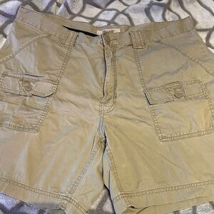 Roundtree & Yorke Men's Khaki Cargo Shorts